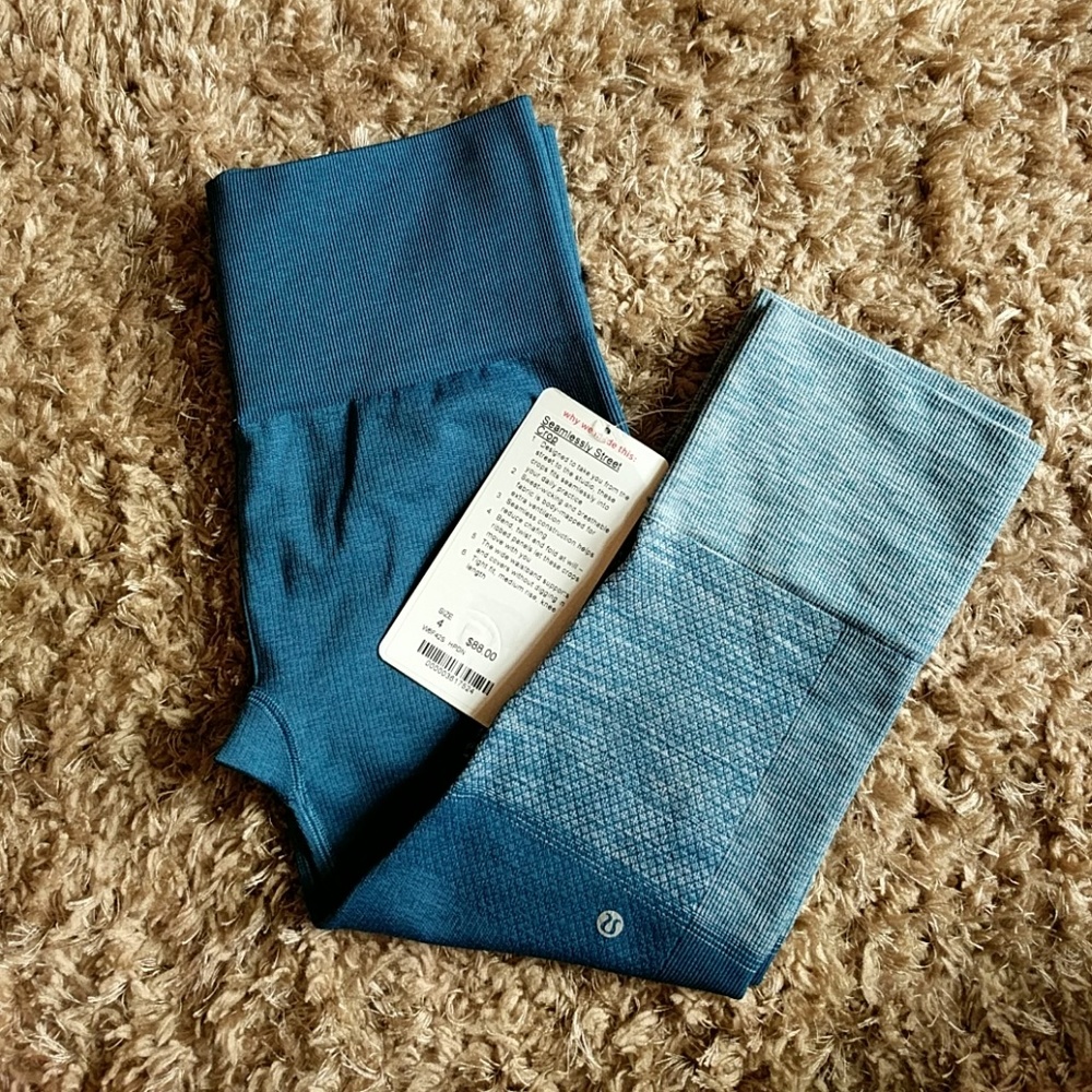 Lululemon Seamlessly Street Crop
